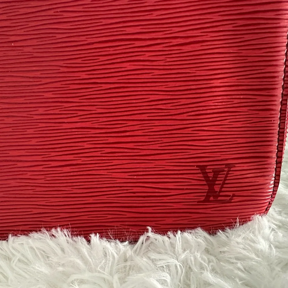 Authentic Louis Vuitton Epi Leather Red Jules GM‎ Pochette Bag Clutch Pouch